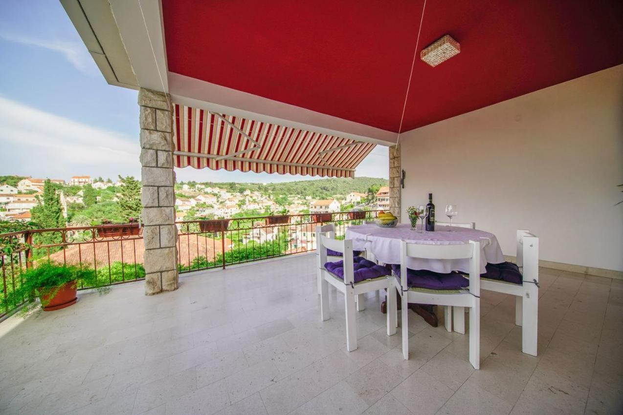 Apartman Mate Splitska Exterior photo